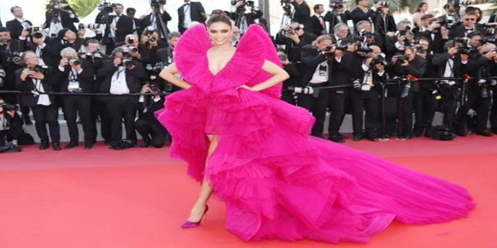 কানের তৃতীয় দিনে গোলাপী গ্রাউনে দীপিকা