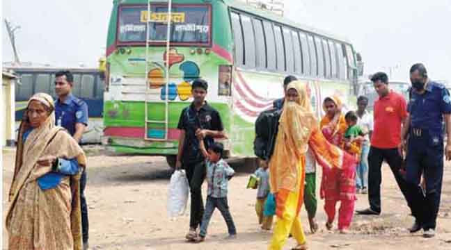 জাঙ্গালিয়া স্ট্যান্ডে বাসের চাপাঁয় অটোরিক্সা যাত্রী নিহত: আহত তিন
