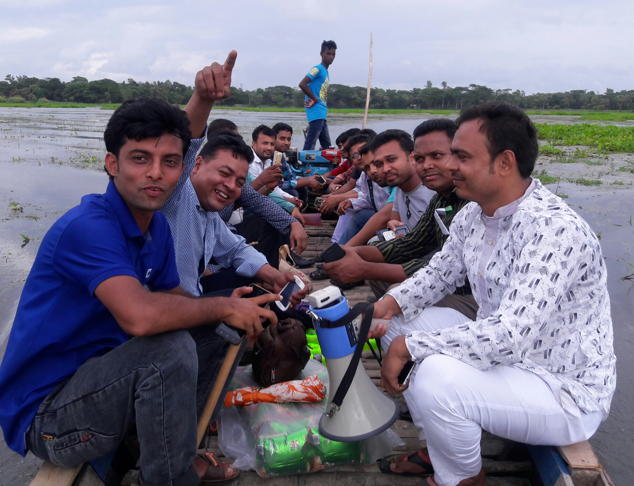 সাপ্তাহিক চৌদ্দগ্রাম পাঠক ফোরামের নৌকা ভ্রমন শুরু