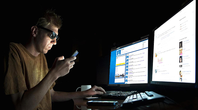 টেনশন কমাতে ৫ দিন বন্ধ রাখুন ফেসবুক