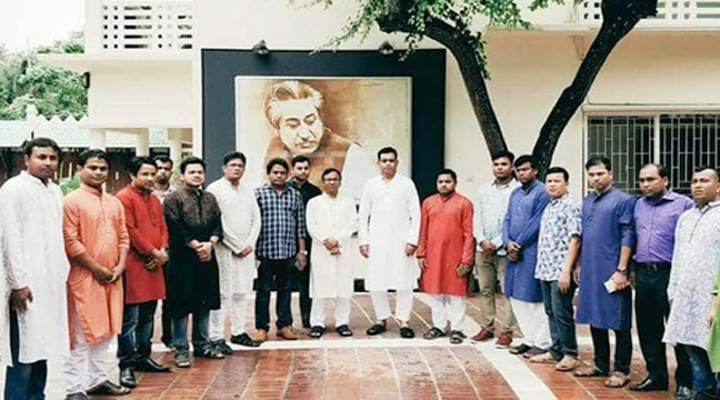 কুবি পরিবারের বঙ্গবন্ধুর মাজার জেয়ারত