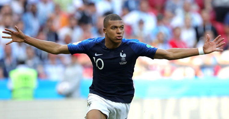 আর্জেন্টিনাকে বিধ্বস্ত করে কোয়ার্টার ফাইনালে ফ্রান্স