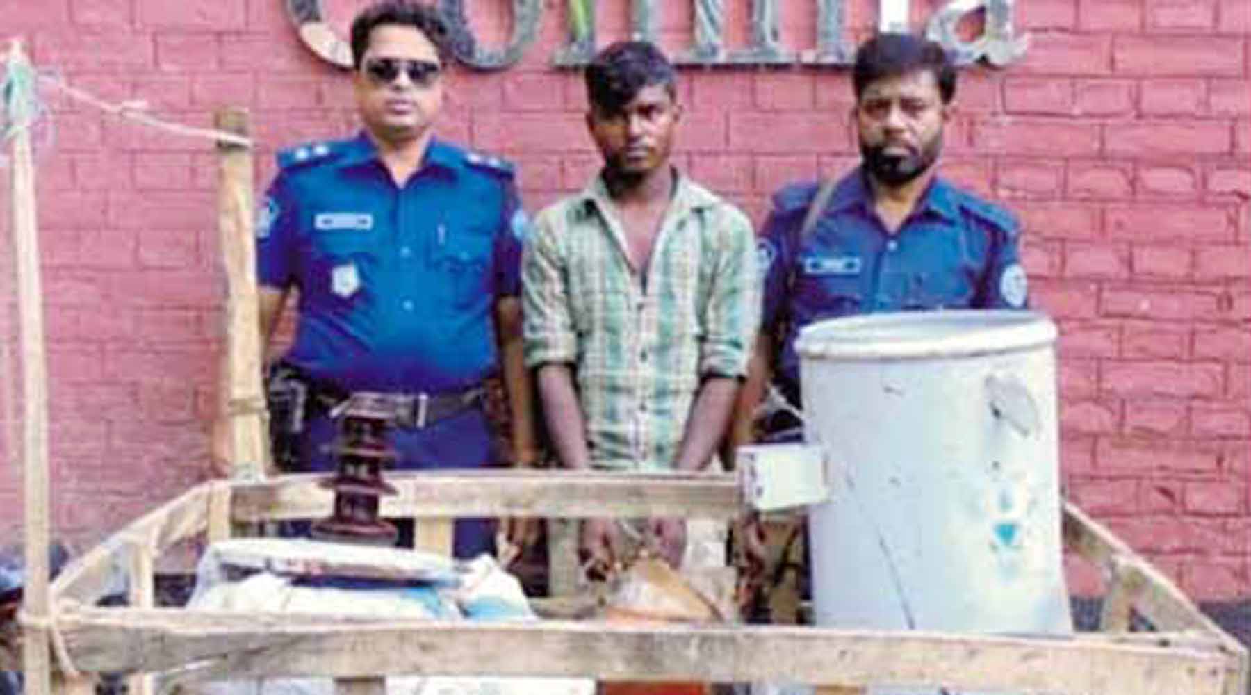 দেবিদ্বারে চোরাই ট্রান্সফর্মার উদ্ধার: গ্রেফতার এক