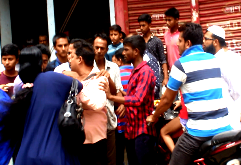 কুমিল্লায় সাংবাদিকের উপর হাসপাতাল কর্তৃপক্ষের হামলা