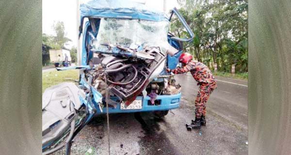 চৌদ্দগ্রামে সড়ক দুর্ঘটনায় কভার্ডভ্যান চালক নিহত