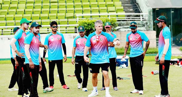 টাইগারদের ব্যতিক্রমী ক্যাচ প্র্যাকটিস