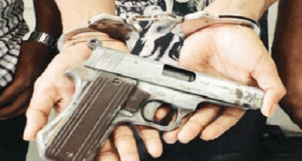 কুমিল্লায় অস্ত্র-গুলিসহ শীর্ষ সন্ত্রাসী বোমা আশিক গ্রেফতার