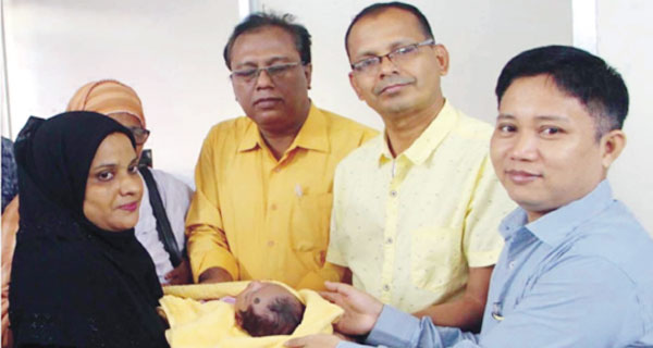 অবশেষে দেবিদ্বারে কুড়িয়ে পাওয়া শিশুটির ঠিকানা পেলো