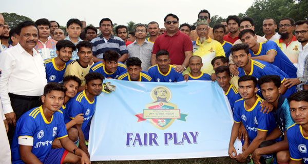 চান্দিনায় বঙ্গবন্ধু গোল্ড কাপ ফুটবল টুর্নামেন্ট’র উদ্বোধন