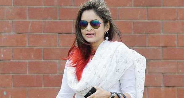 নাফিসা কামালের কন্ঠ নকল করে প্রতারণা: আটক ১