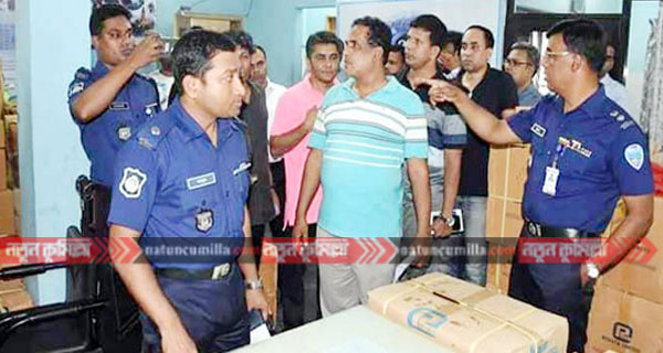 কুমিল্লা নগরীতে ৮৬ লাখ টাকা লুট: ৪ জনকে আটক
