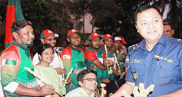 বাংলাদেশের প্রতিবন্ধী ক্রিকেট দলকে অভ্যর্থনা