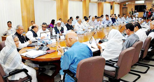 নতুন মন্ত্রিসভা থেকে বাদ যাচ্ছেন যে সব হেভিওয়েট মন্ত্রীরা