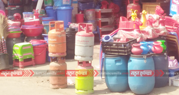 বুড়িচংয়ে যত্রতত্র লাইসেন্সবিহীন ও মেয়াদোর্ত্তীণ গ্যাস সিলিন্ডার বিক্রি
