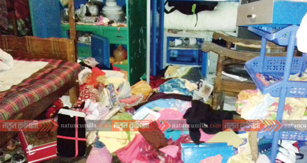 কুমিল্লার নাঙ্গলকোটে অস্ত্রের মূখে জিম্মি করে আবারও ডাকাতি