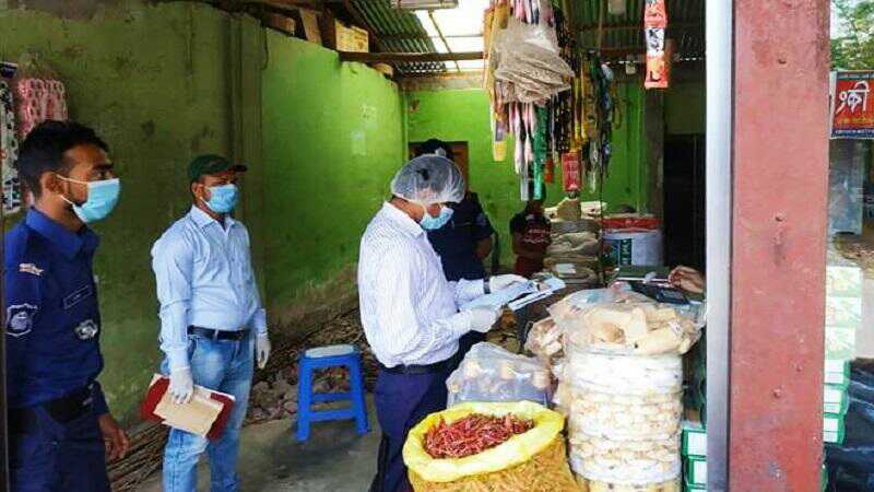 কুমিল্লায় নিত্যপণ্যের বাজারে অভিযান, ৫ প্রতিষ্ঠানকে জরিমানা