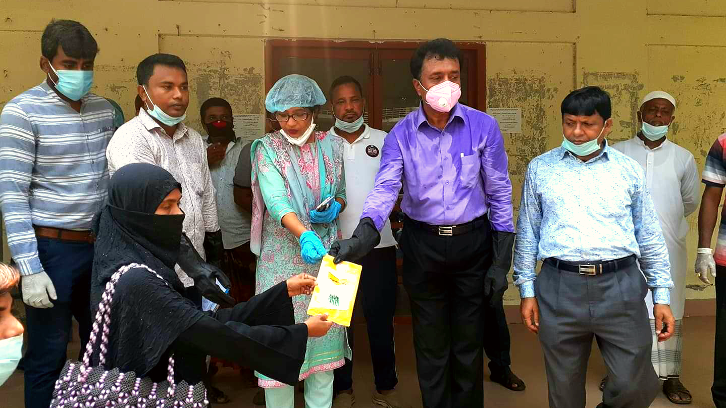 নাঙ্গলকোটে কৃষকদের মাঝে সবজির বীজ বিতরণ