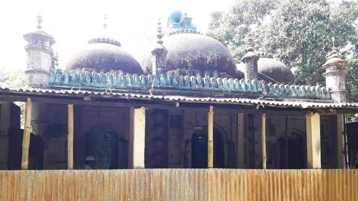 কুমিল্লায় অর্ধশত মসজিদের শতাধিক ব্যাটারি চুরি!