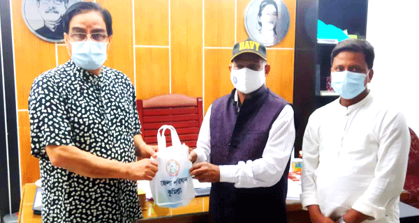 কুমিল্লা জেলা পরিষদের উদ্যোগে স্বাস্থ্য সুরক্ষা সামগ্রী বিতরণ